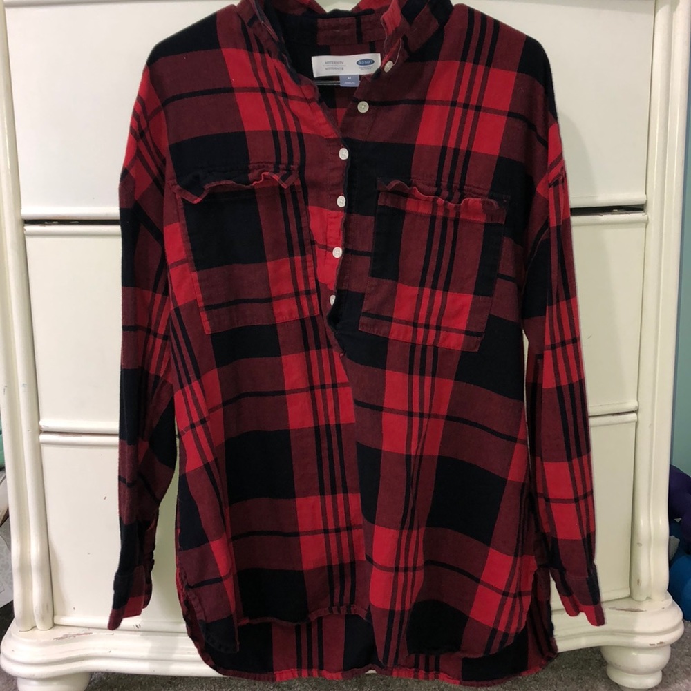Black and red longsleeve shirt